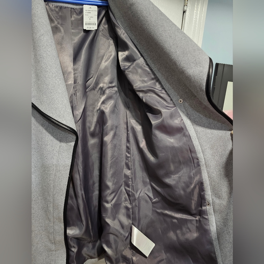 Winter Coat - Picture 4 of 5